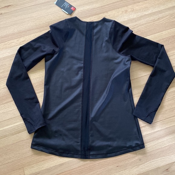 Under Armour Heat Gear Top - Picture 4 of 5
